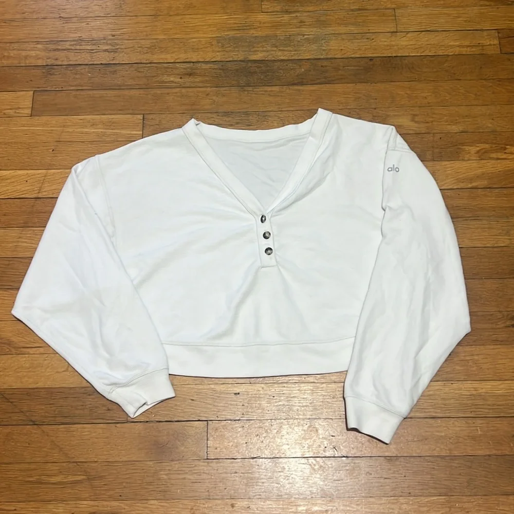 Alo Yoga AloLux SoHo Oversized Crop Henley Long Sleeve in Birch White, size M/L - Picture 8 of 15